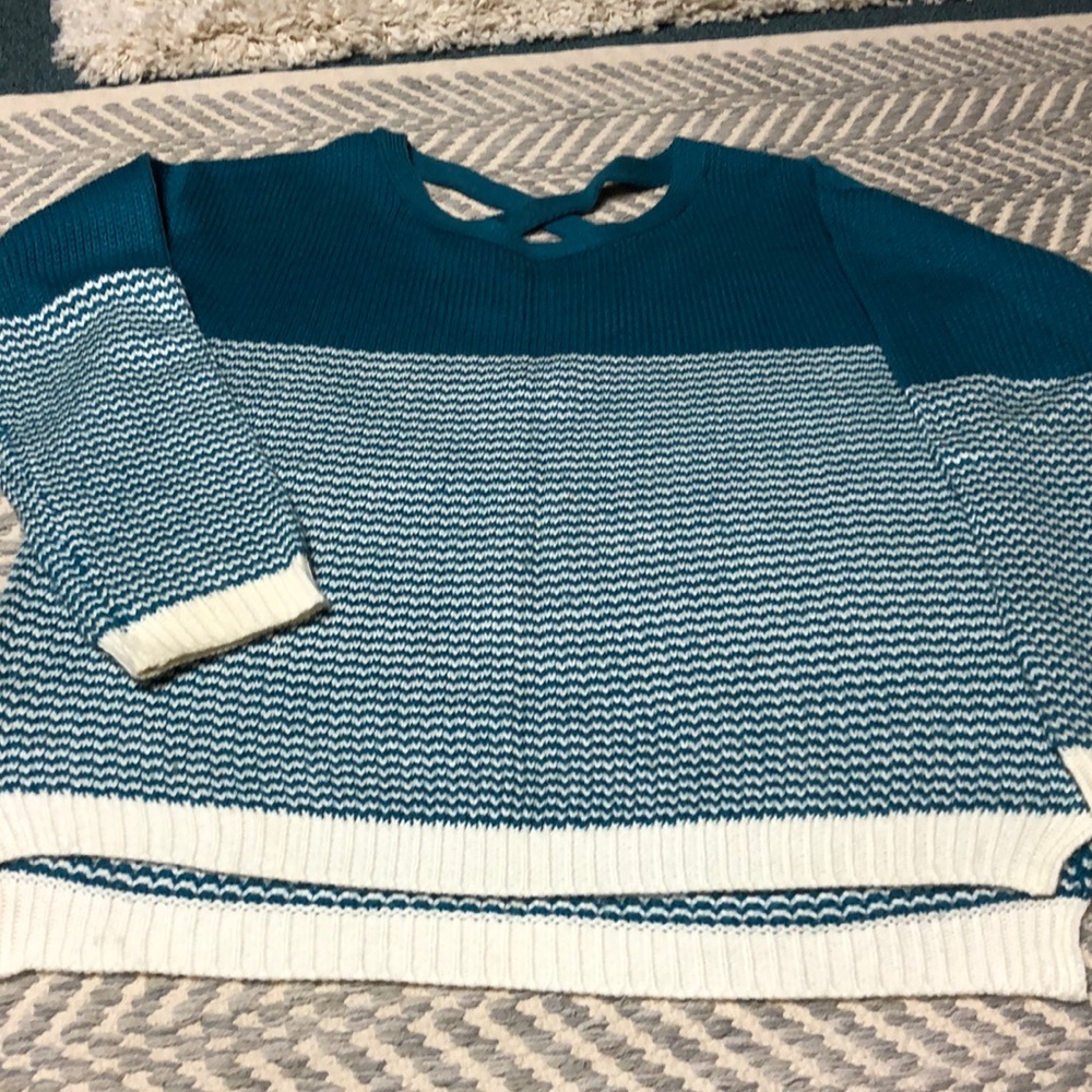 I LOVE gorgeous blue sweater